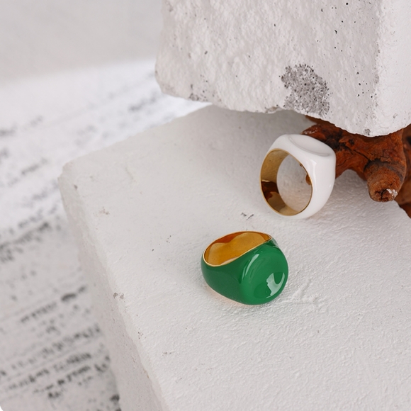 Exquisite Designer Enamel Ring - Picture 4 of 9